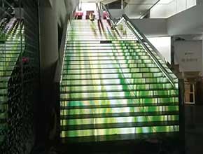 廣東佛山陶瓷城P5室內(nèi)LED樓梯屏