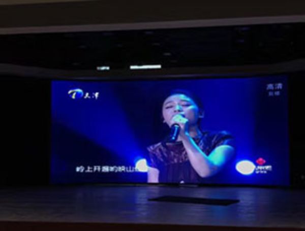 杭州民辦中學(xué)排舞廳P3高清LED租賃屏